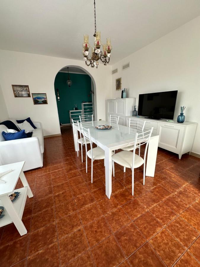 דירות לה מדלנה Residenza M.E.M. La Maddalena מראה חיצוני תמונה