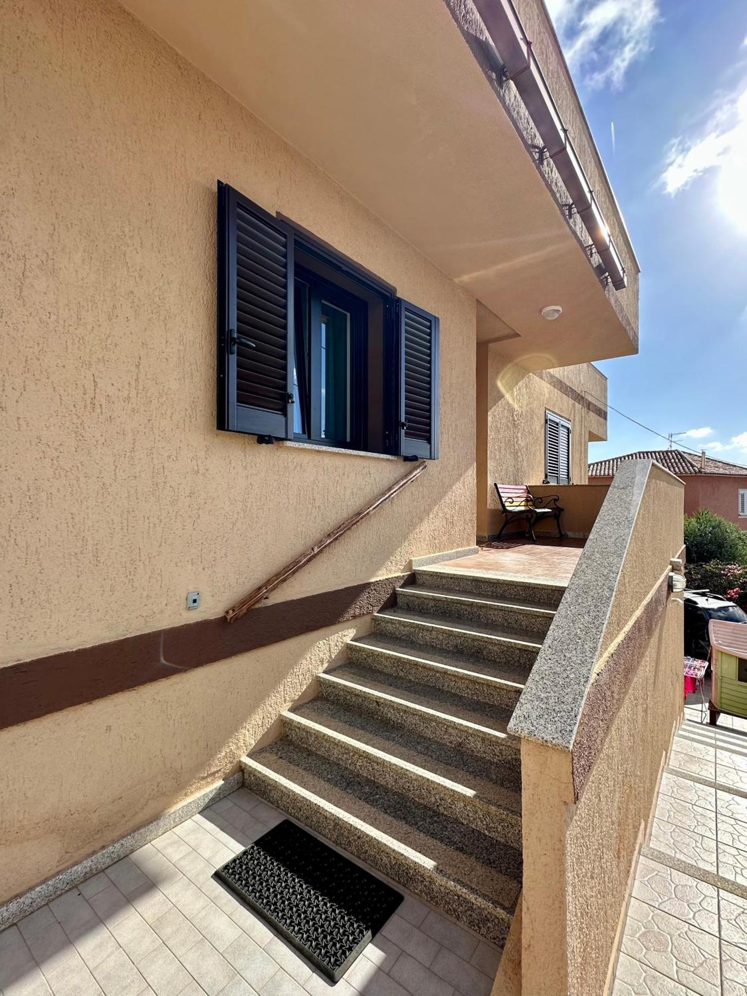דירות לה מדלנה Residenza M.E.M. La Maddalena מראה חיצוני תמונה